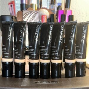 Mary Kay CC Cream Light Foundation Professional Makeup